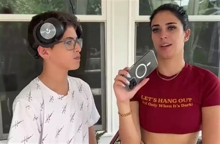 Camilla Araujo: Unveiling Her Story & Rise on Ero.me