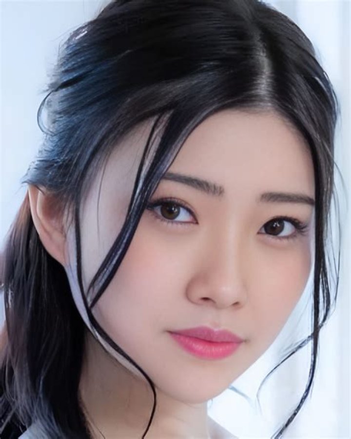 Rei Kamiki: AV Actress & Model - Unveiling Her Career & More