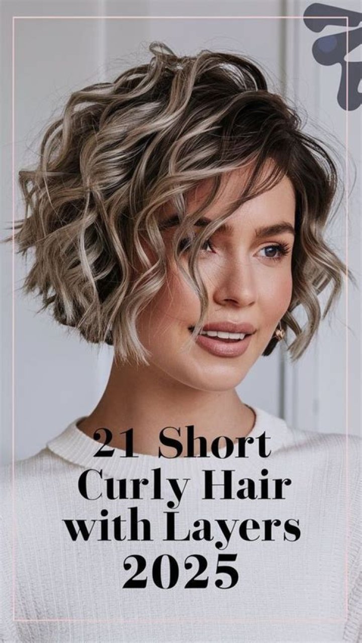 Short Haircuts 2025: Trendy Styles for Women!